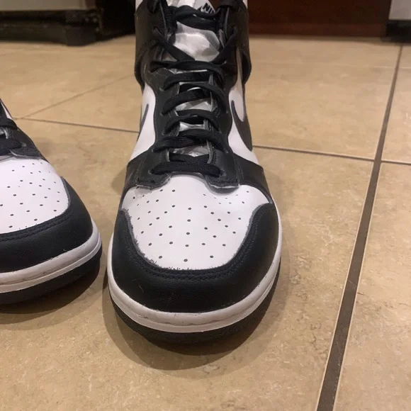 Excellent condition! Mens high top Nike Dunks size 10 - Picture 3 of 7